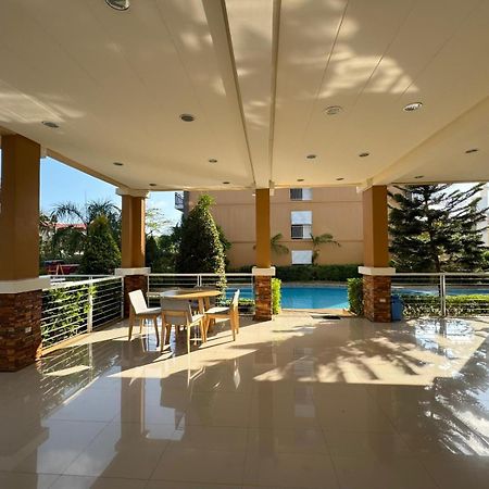 2 Bedroom And Studio Apartments With Private Pool And Gym In Vista Manors Verdant プエルト・プリンセサ エクステリア 写真