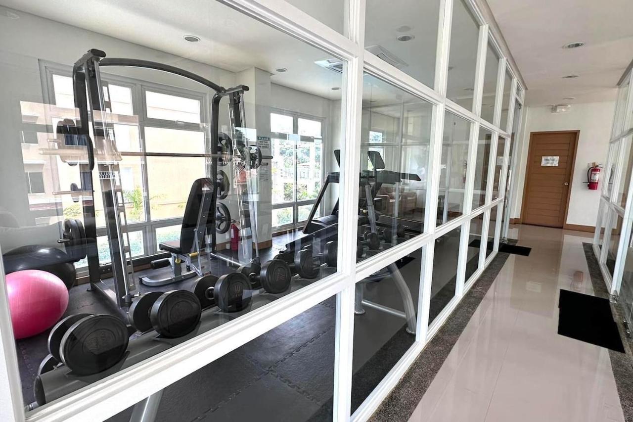 2 Bedroom And Studio Apartments With Private Pool And Gym In Vista Manors Verdant プエルト・プリンセサ エクステリア 写真