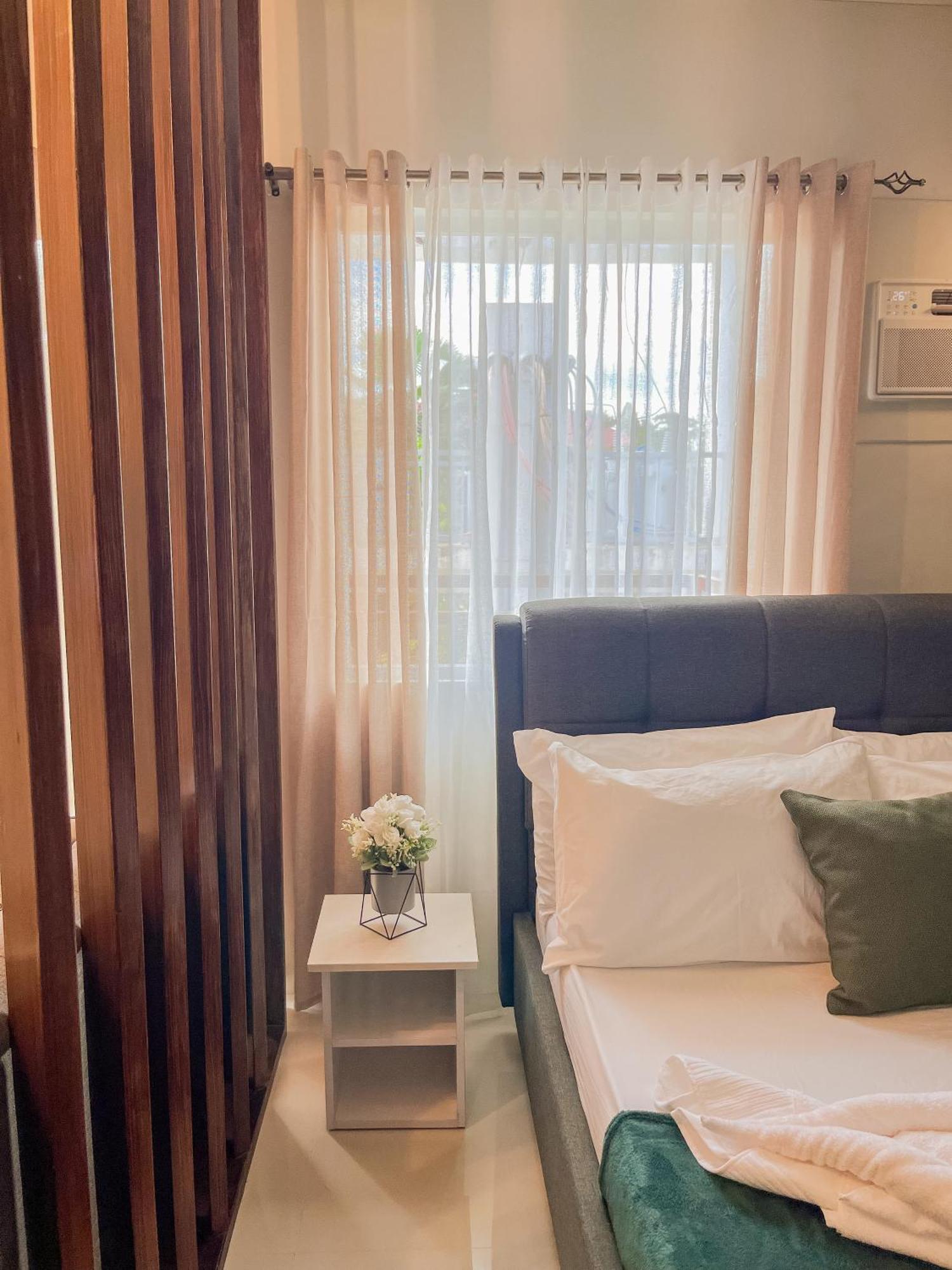 2 Bedroom And Studio Apartments With Private Pool And Gym In Vista Manors Verdant プエルト・プリンセサ エクステリア 写真
