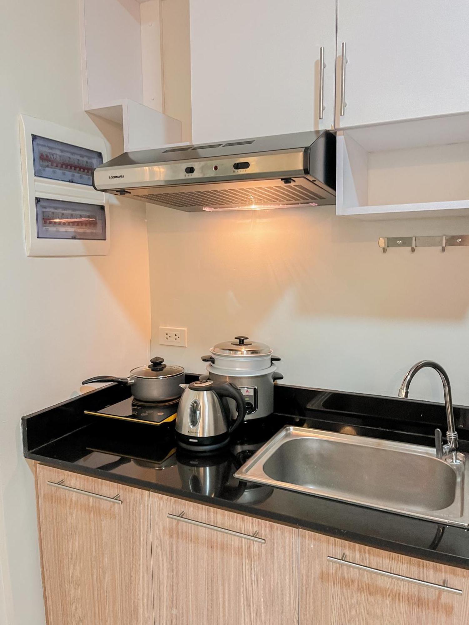 2 Bedroom And Studio Apartments With Private Pool And Gym In Vista Manors Verdant プエルト・プリンセサ エクステリア 写真
