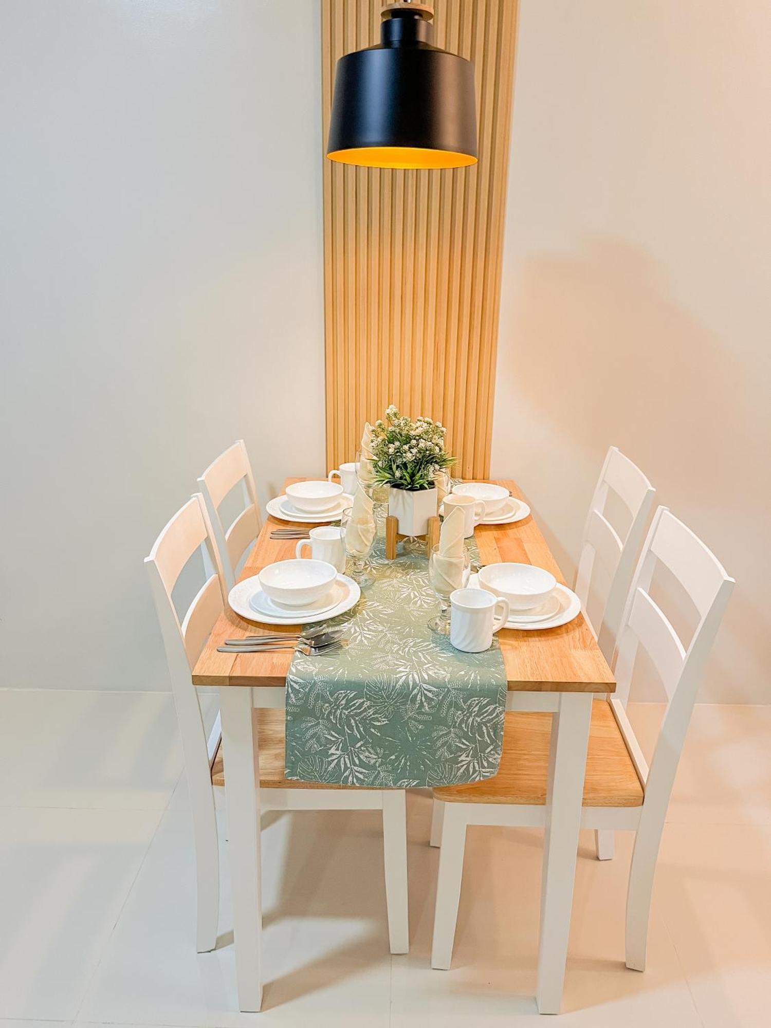 2 Bedroom And Studio Apartments With Private Pool And Gym In Vista Manors Verdant プエルト・プリンセサ エクステリア 写真