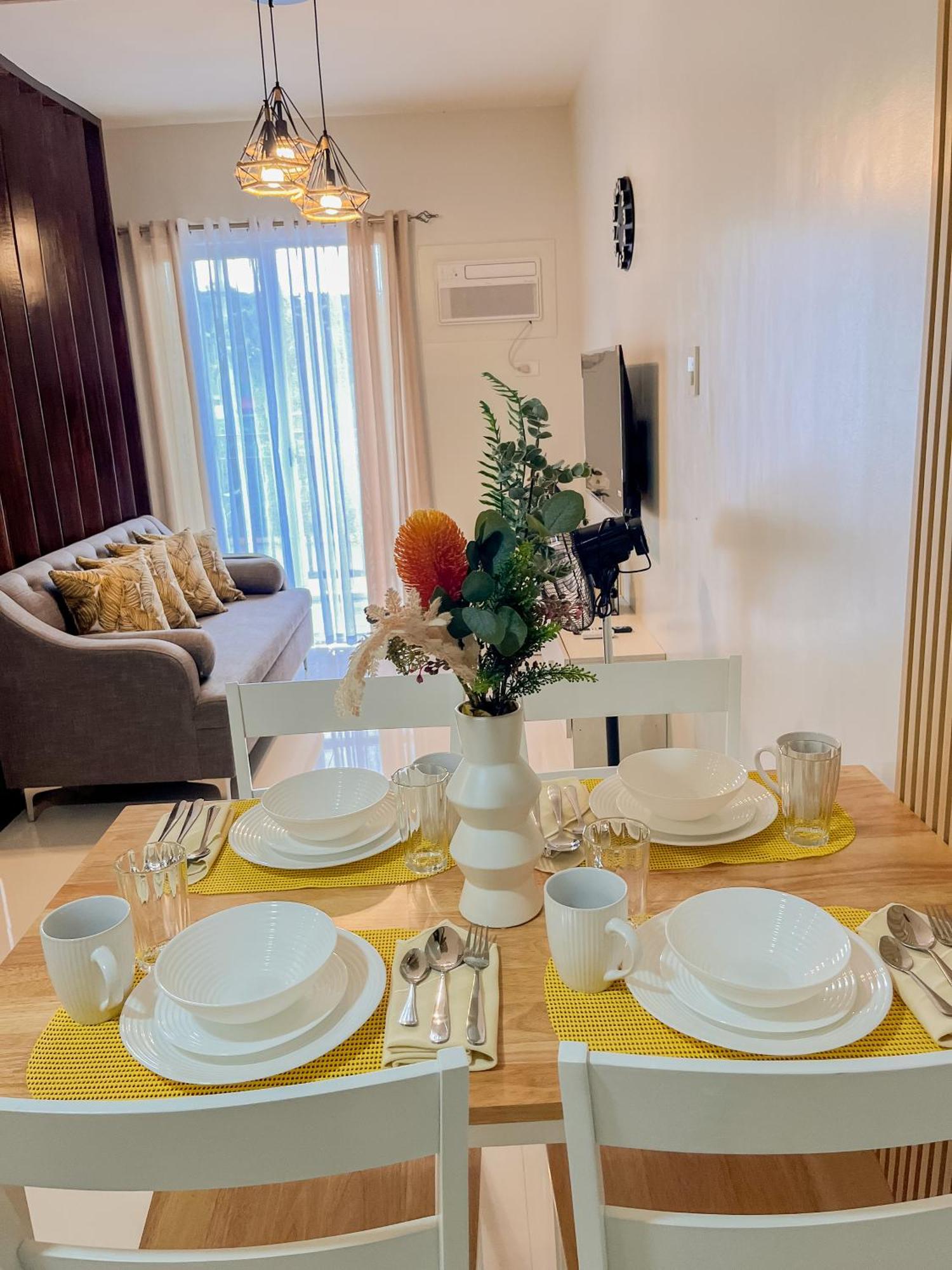 2 Bedroom And Studio Apartments With Private Pool And Gym In Vista Manors Verdant プエルト・プリンセサ エクステリア 写真