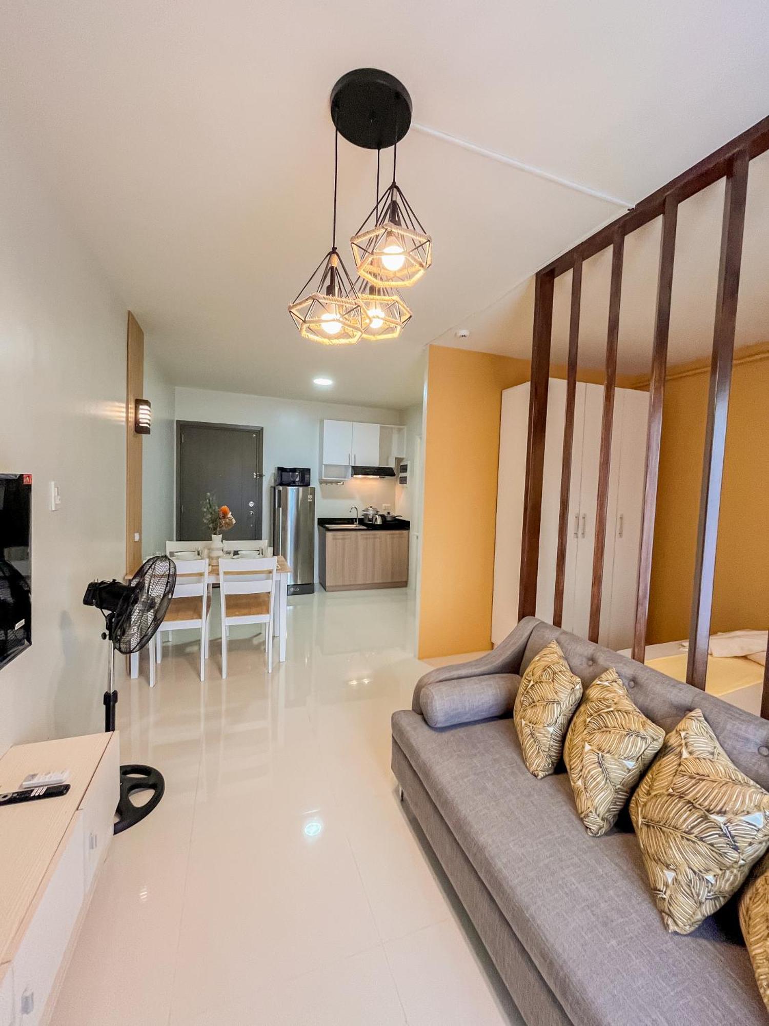 2 Bedroom And Studio Apartments With Private Pool And Gym In Vista Manors Verdant プエルト・プリンセサ エクステリア 写真