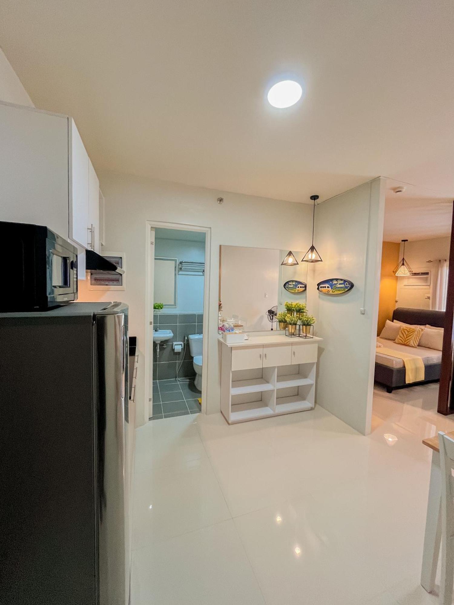 2 Bedroom And Studio Apartments With Private Pool And Gym In Vista Manors Verdant プエルト・プリンセサ エクステリア 写真