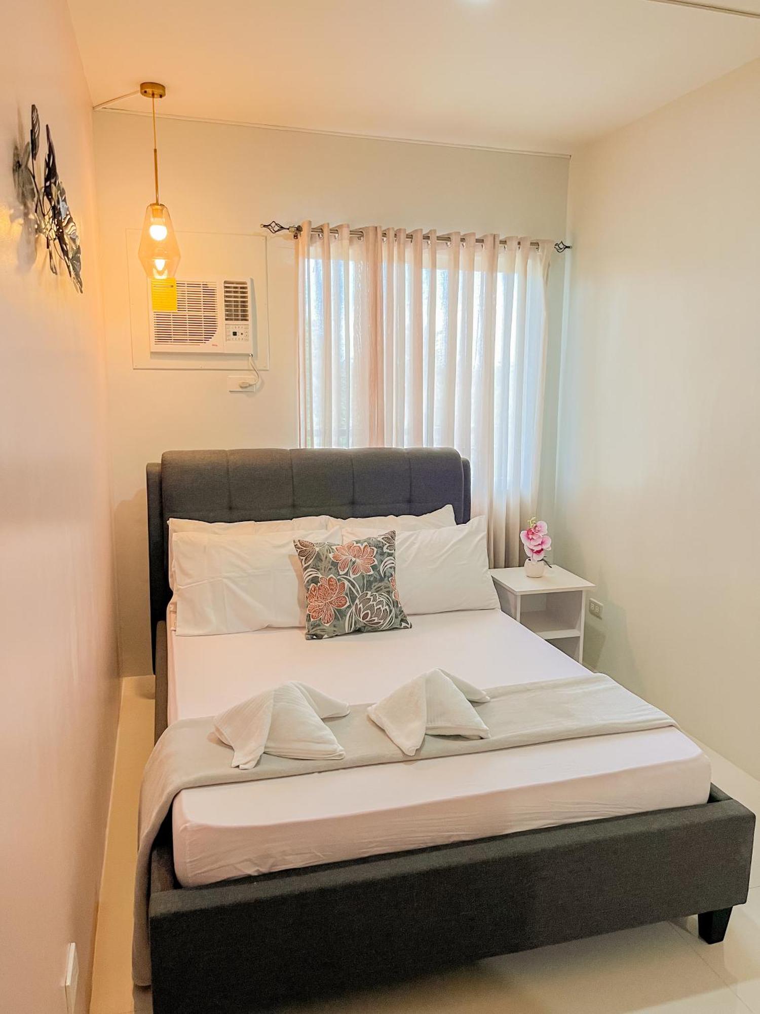 2 Bedroom And Studio Apartments With Private Pool And Gym In Vista Manors Verdant プエルト・プリンセサ エクステリア 写真