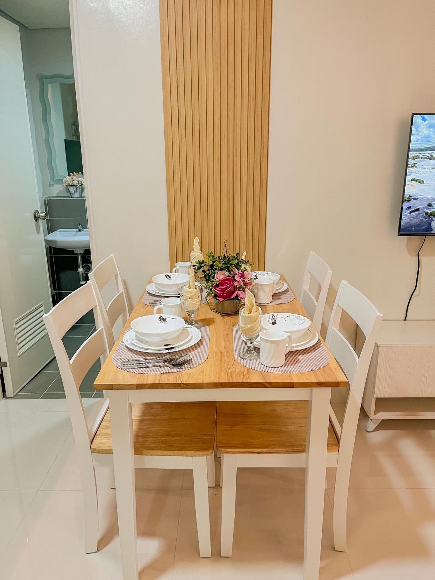 2 Bedroom And Studio Apartments With Private Pool And Gym In Vista Manors Verdant プエルト・プリンセサ エクステリア 写真