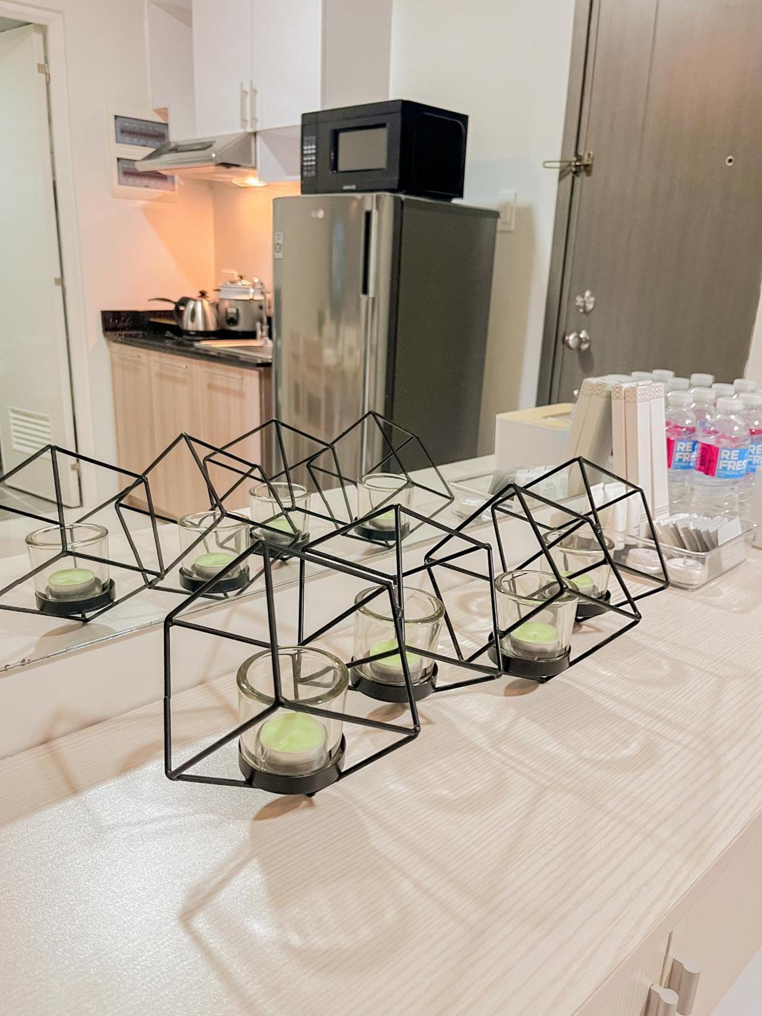 2 Bedroom And Studio Apartments With Private Pool And Gym In Vista Manors Verdant プエルト・プリンセサ エクステリア 写真