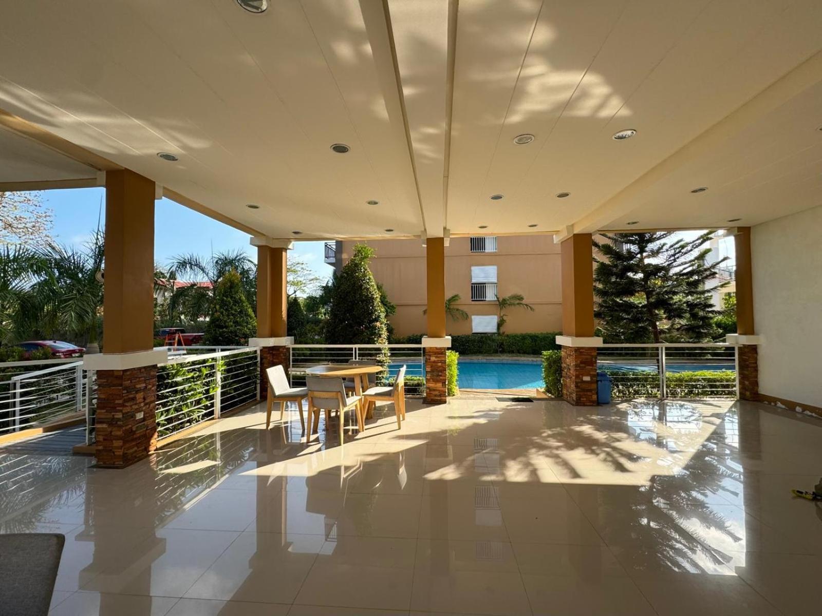 2 Bedroom And Studio Apartments With Private Pool And Gym In Vista Manors Verdant プエルト・プリンセサ エクステリア 写真