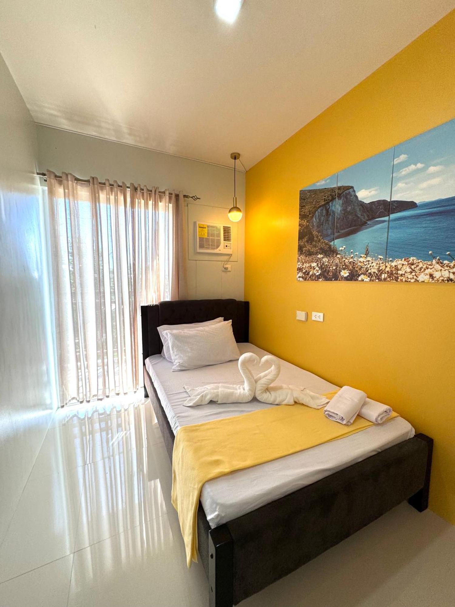 2 Bedroom And Studio Apartments With Private Pool And Gym In Vista Manors Verdant プエルト・プリンセサ エクステリア 写真