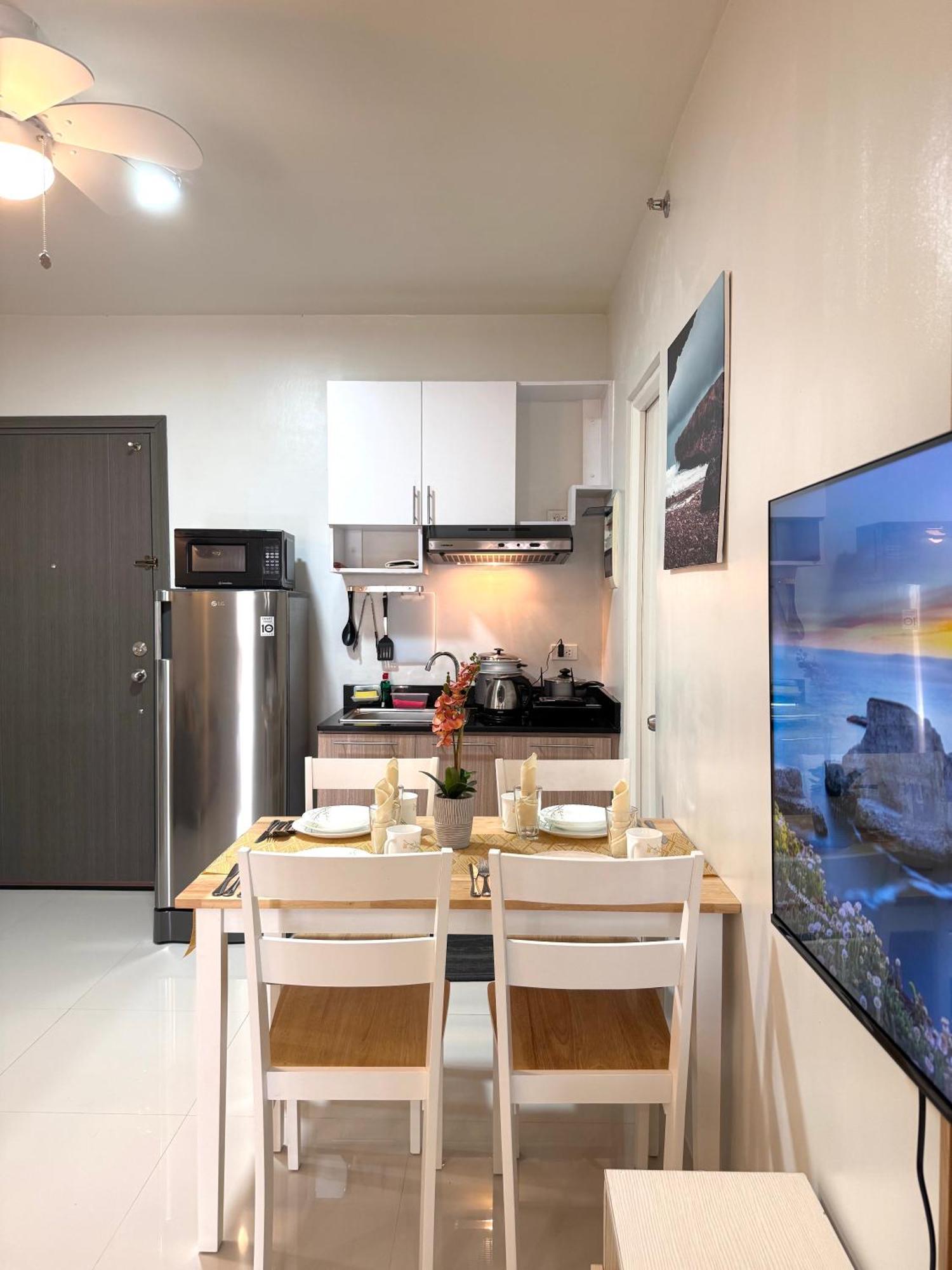 2 Bedroom And Studio Apartments With Private Pool And Gym In Vista Manors Verdant プエルト・プリンセサ エクステリア 写真